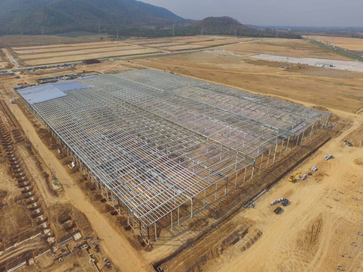 hall structure made of steel